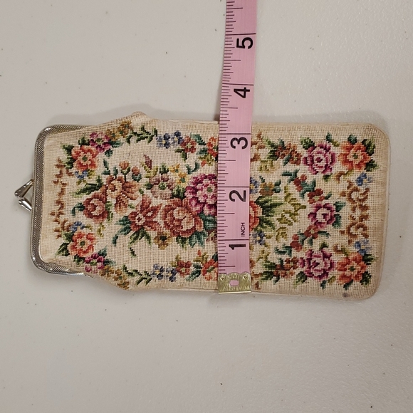 Vintage tapestry needlepoint cigarette eyeglass holder - Picture 4 of 8